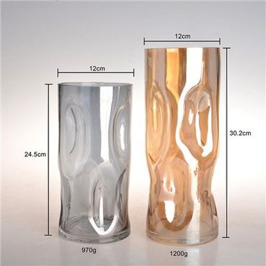 Neįprastos formos stiklinės vazos